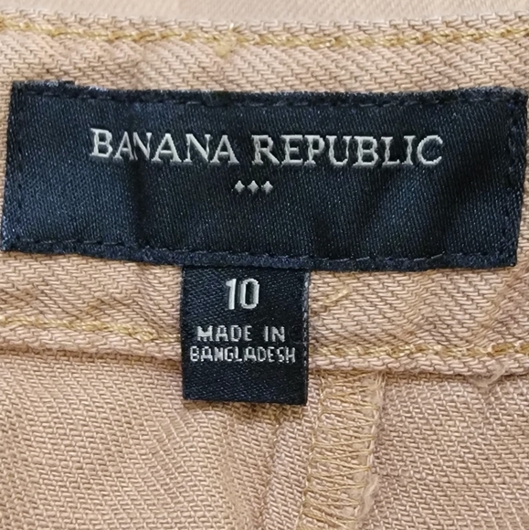 Banana Republic Mid Rise Utility Short - Picture 8 of 8